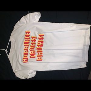 “No palace causes bad eyes” t-shirt